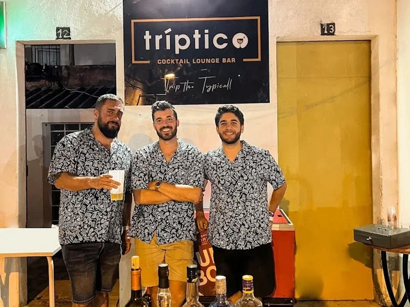 Tríptico Cocktail Lounge Bar