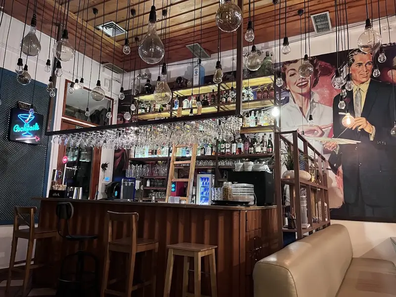 7imeio Winebar