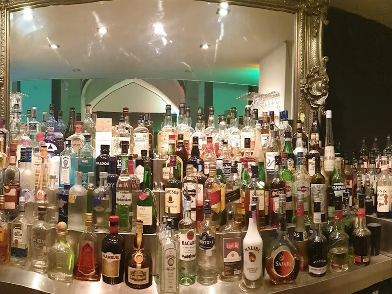 Porta 15 * Food, Wine & Cocktail Bar