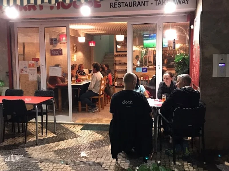 CURRY HOUSE, Indian Tandoori Restaurant & Take away