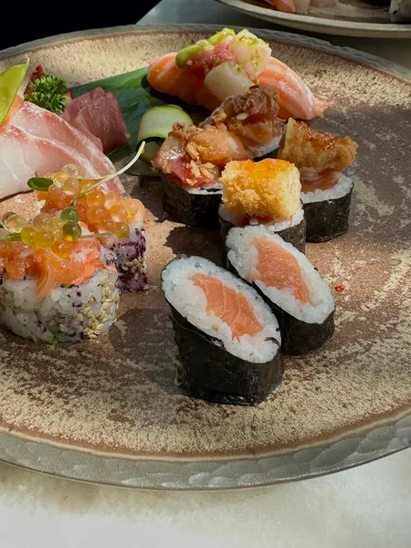 Honor Sushi & Contemporânea