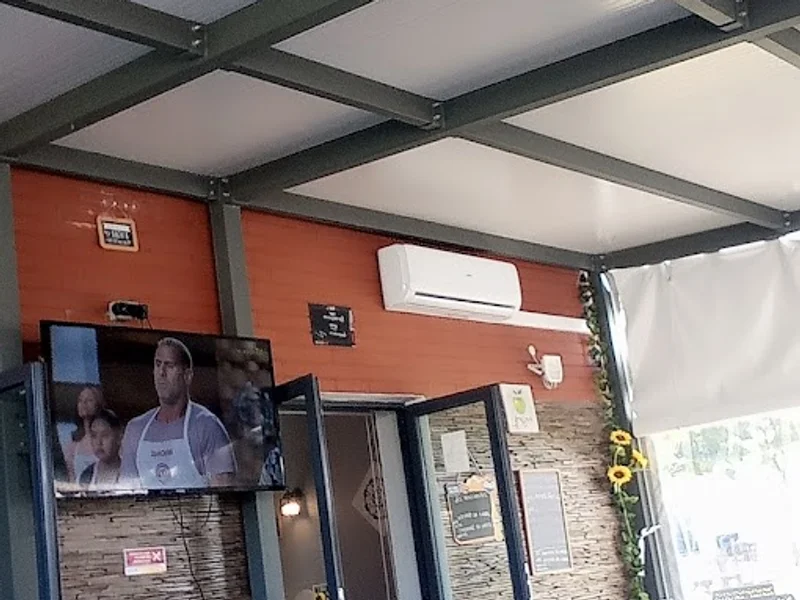 Tasquinha do Bairro Nuno Mochila