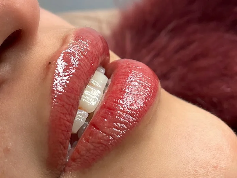Nagela Beatriz Beauty - Design de sobrancelhas e Micropigmentação