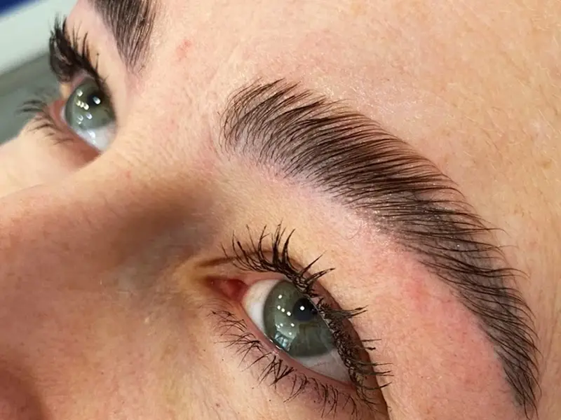 Chaise Domingues - Unhas & bem-estar