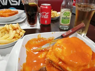 Lista 6 restaurantes de francesinhas no Laundos Distrito do Porto