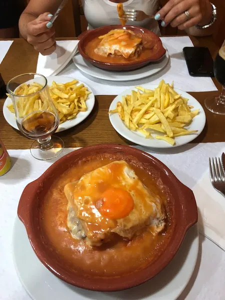 Francesinhas Os Manos