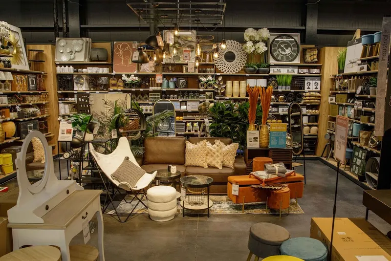 hôma Coimbra Centro: Decoração, Mobiliário, Cozinha, Arrumação