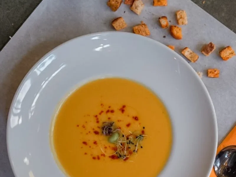 Nom Nom Bistro - Mâncare sănătoasă în București