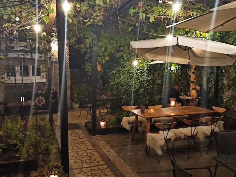 NOUA. Bucătărie Românească