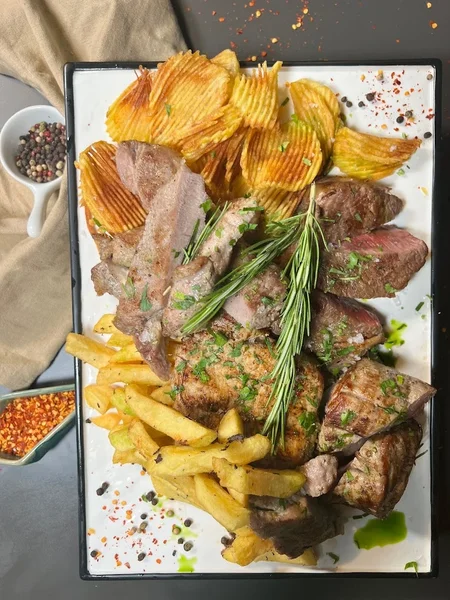 Amo Restaurant & Lounge