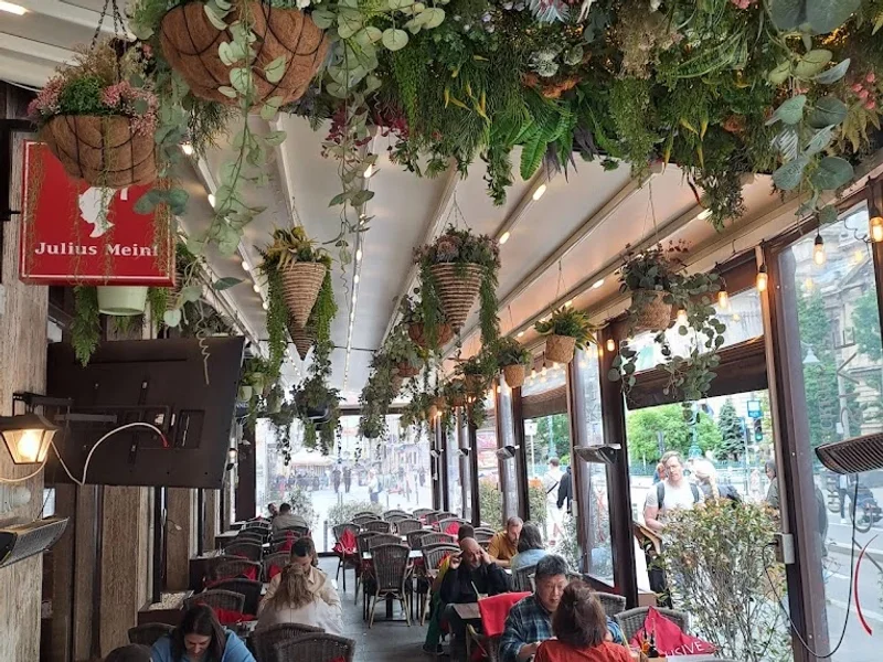 Xclusive Grill & Crêpes