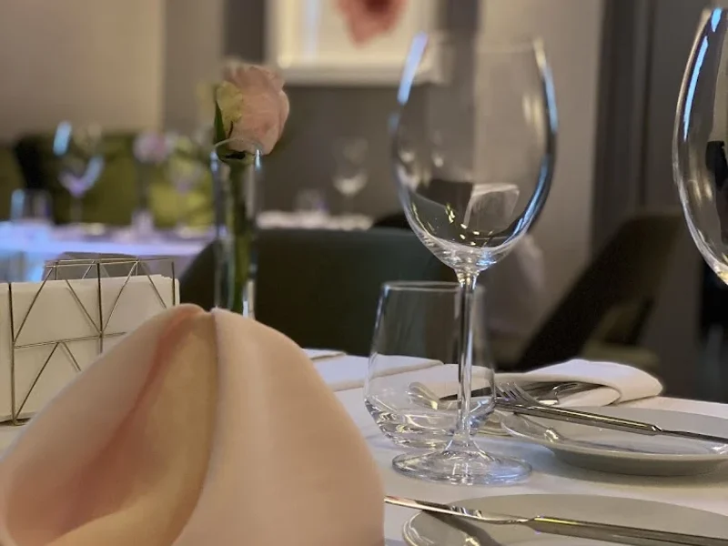 Restaurant & Rooftop Bar Savart