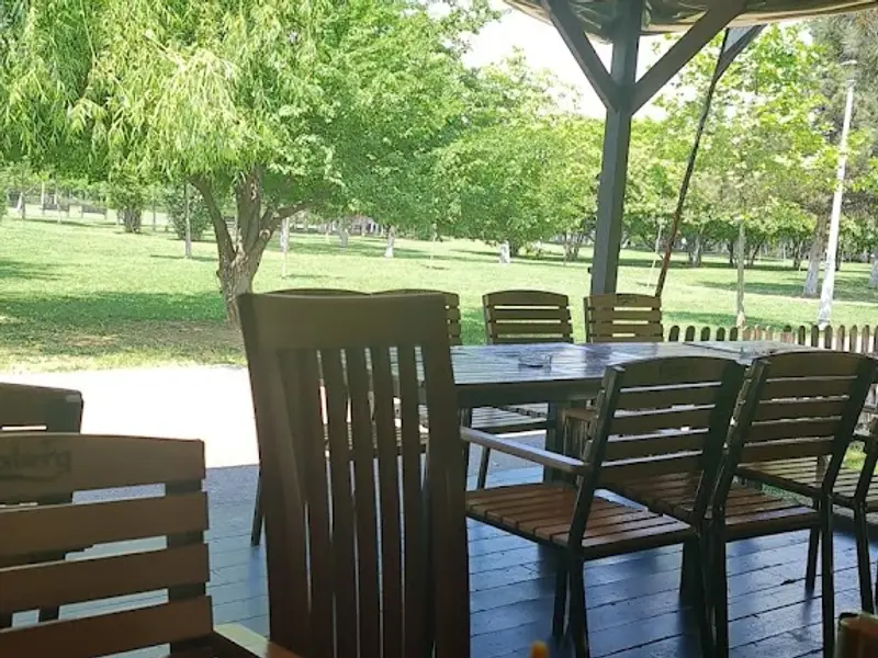 Terasa Lacul Morii Parc