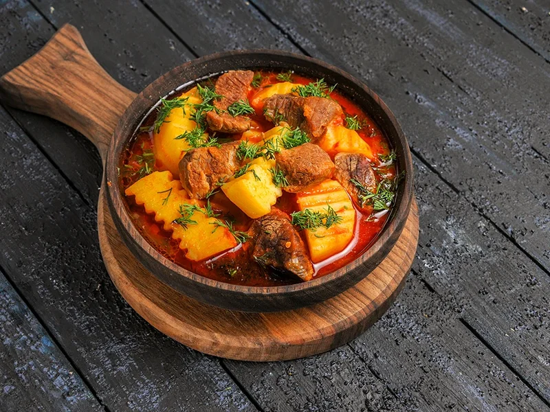 L'ARROGANCE BUCURESTI