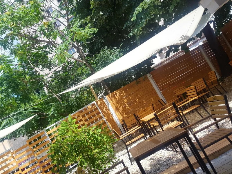 Mahalaua Caramidarilor Restaurant