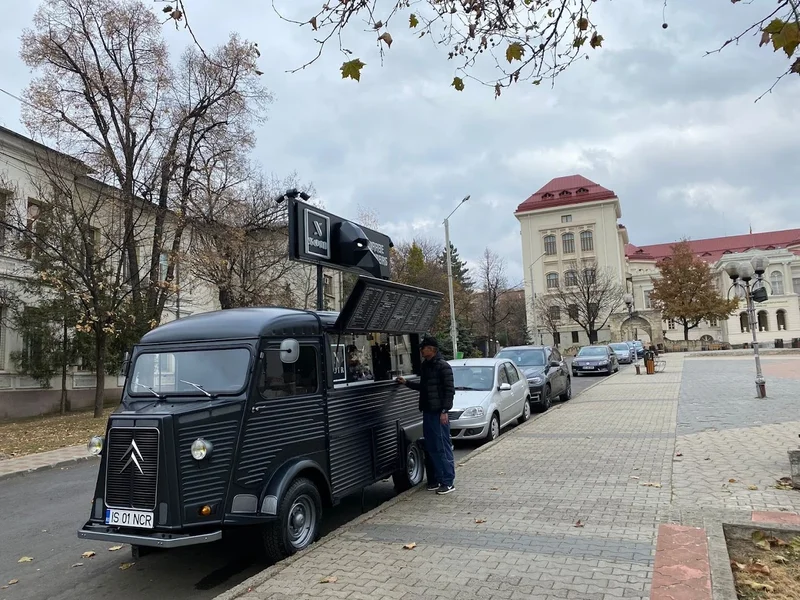 Noir Coffee Roasters Van UMF