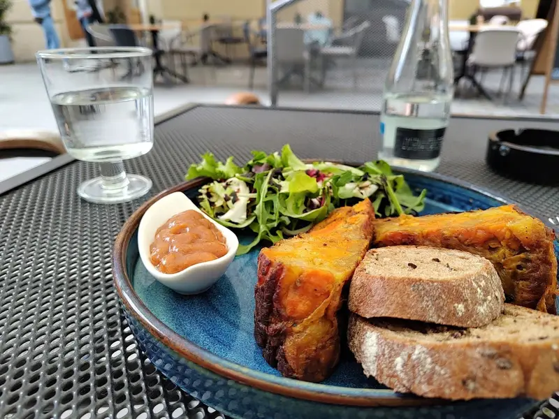 Neața Omlette Bistro