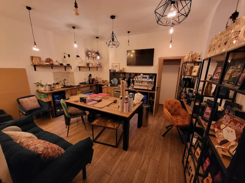 Journey Kaffa Coffee Shop, Cafea proaspat prajita in cafenea.