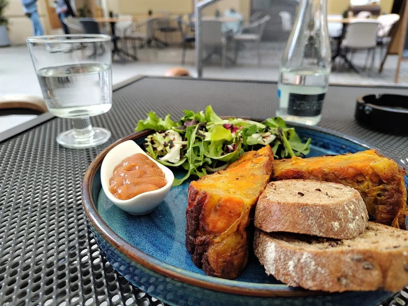 Neața Omlette Bistro