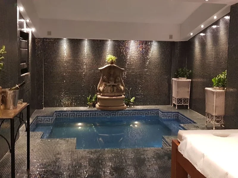 Arc de Triomphe Hotel