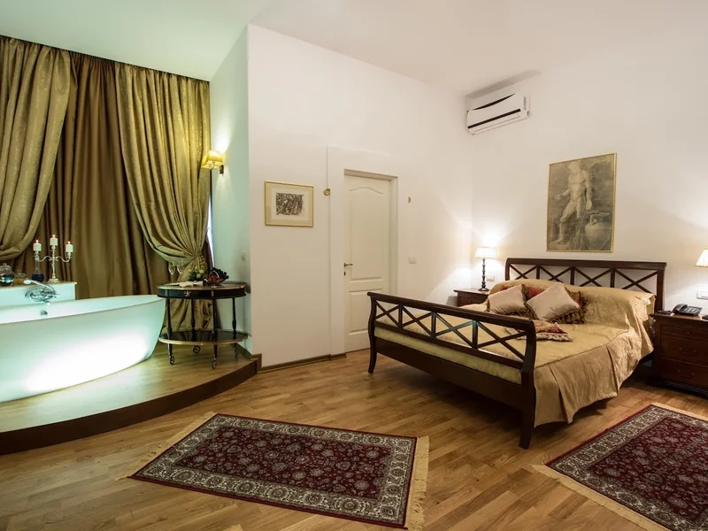 Grand Boutique Hotel