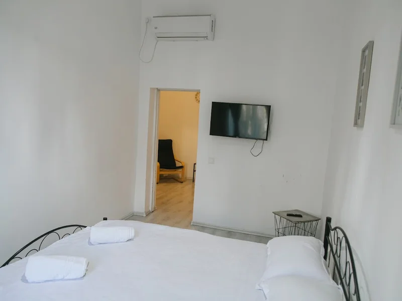 The Floor Piata Unirii