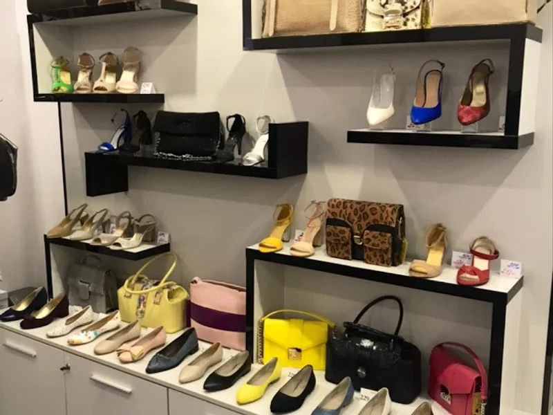 Victoria Incaltaminte și genti damă autentice - Centrul Comercial Aleea Castanilor