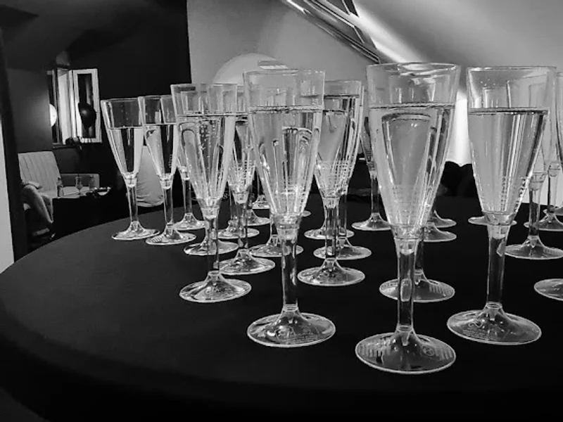 EYESSENCE - Iris Photography Studio