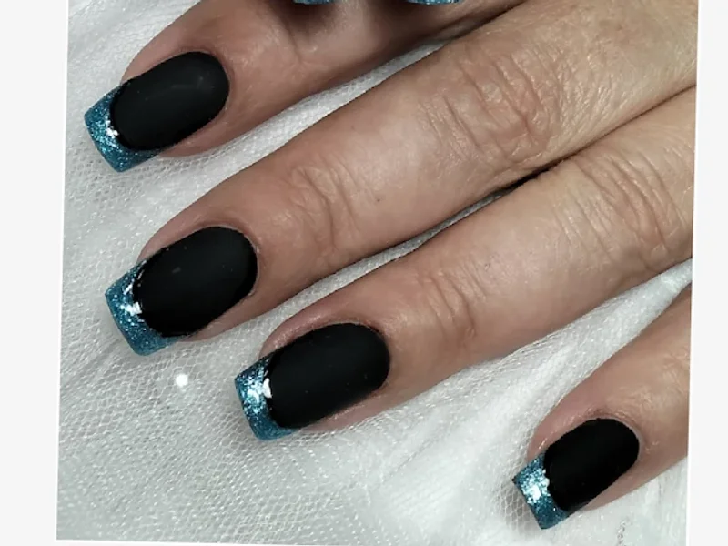 Unghii cu gel, acril sau semipermanenta