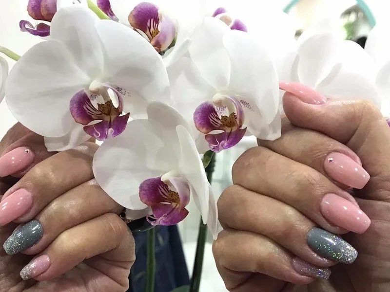 Yo Salon Salon Infrumusetare, Militari