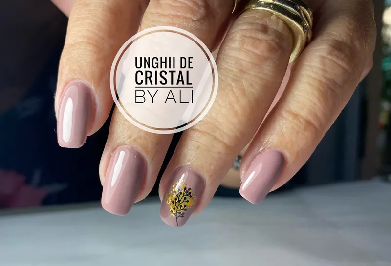 Unghii de Cristal