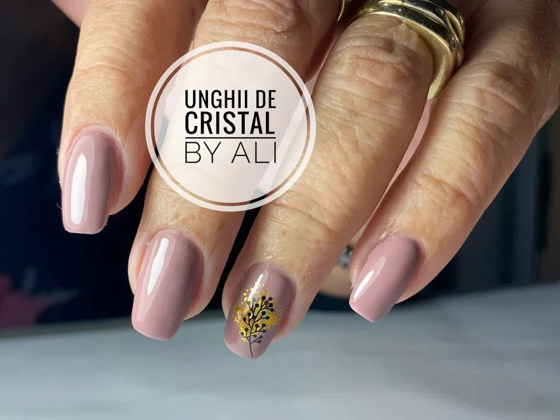 Unghii de Cristal