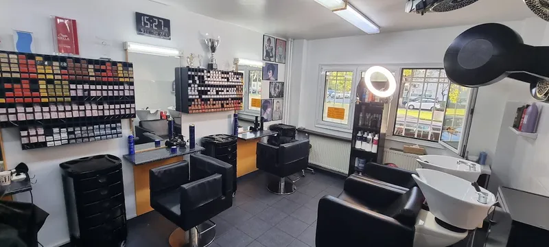 IULIA SALON S.R.L.