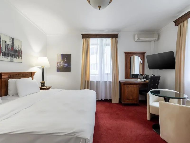 Arc de Triomphe Hotel