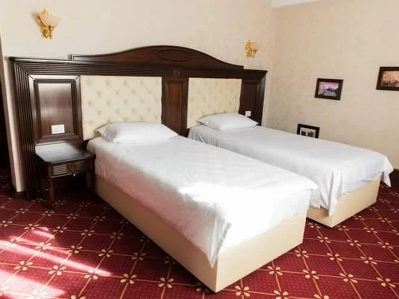 La Plopii Fără Soț