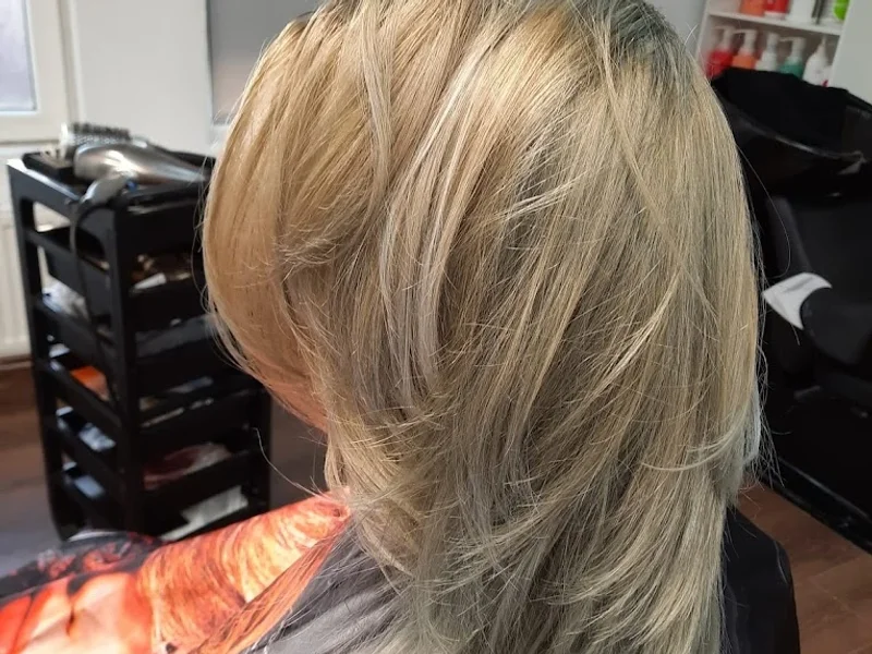 Coafor Crangasi Anida's Beauty Salon