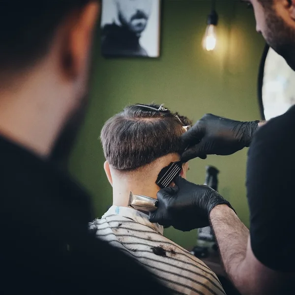 Lisnic Barbershop Tătărași Newton