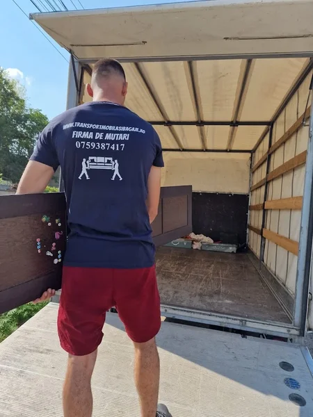 Transport Mobila Bucuresti. Debarasam mobila București