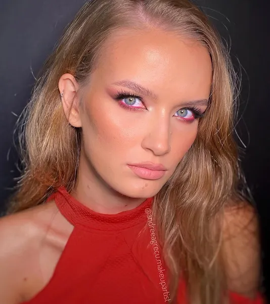 Andreea Grecu Make-up Artist