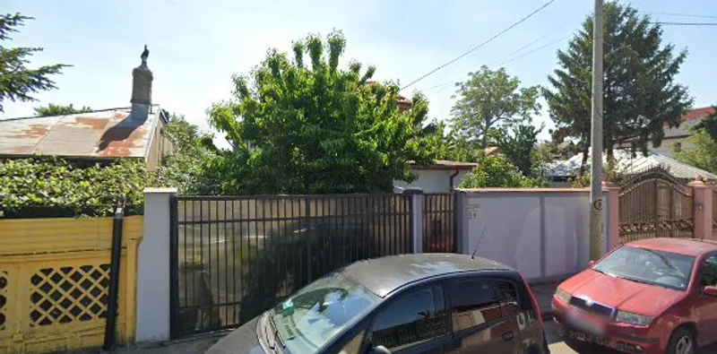 Gabriela Cherestes - Make-up Studio