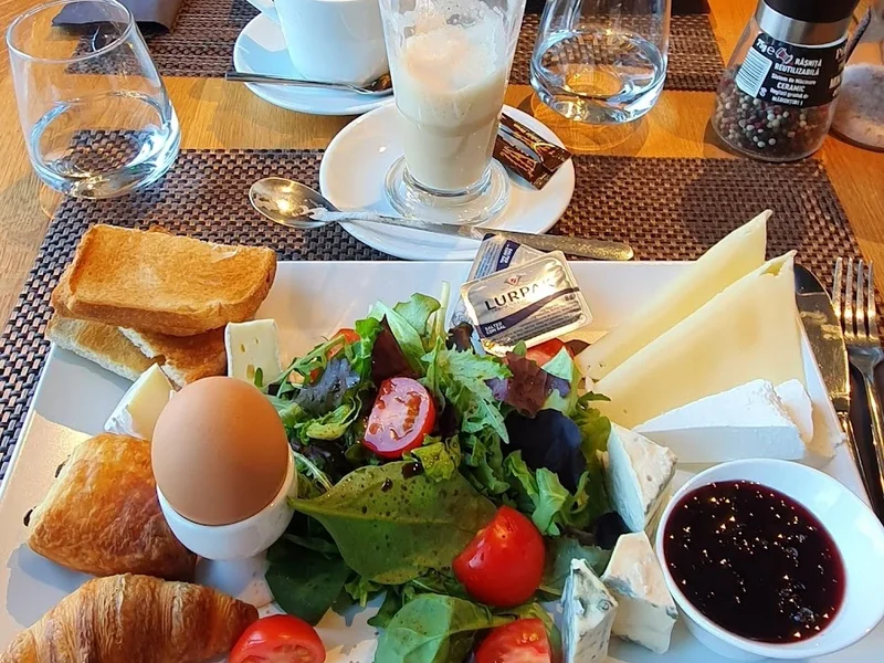 UpperHouse Suites & More