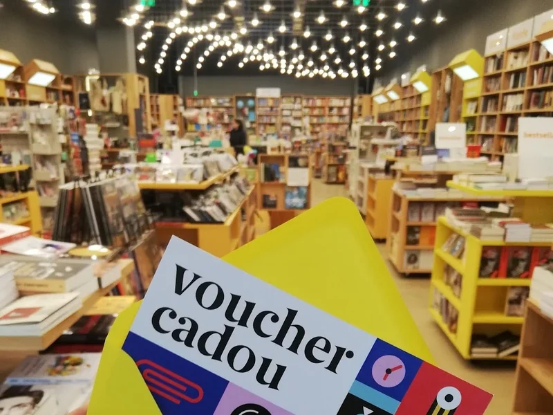 Cărturești Carrefour Brașov