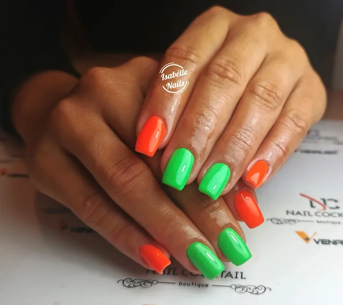 Isabélle Nails Salon Manichiura Brasov