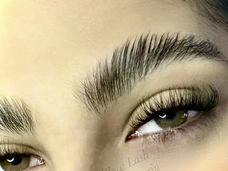 Glow Lash by Sara Rotariu