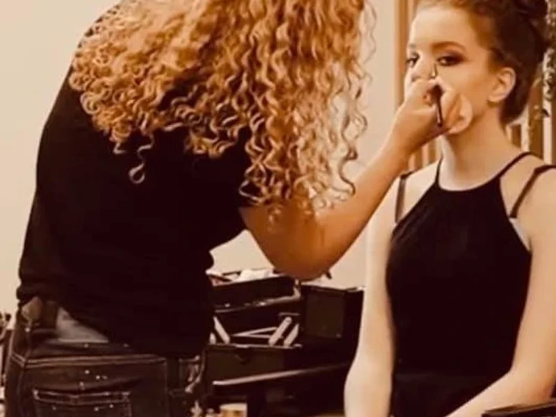 Cosmetică, Make-up Artist Alina Dubles