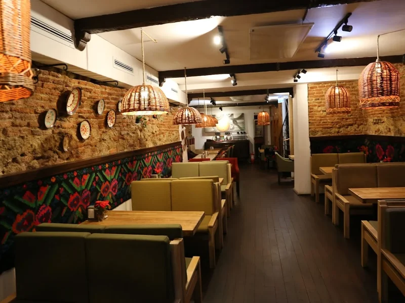 Restaurant Mamaliguta Brașov