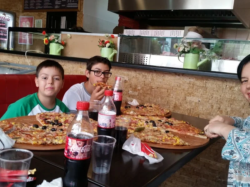 Pizza 5 Colțuri (Complex Gemi Center)