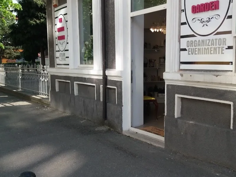 Floraria THE LONDON GARDEN ( nu mai e florarie aici )