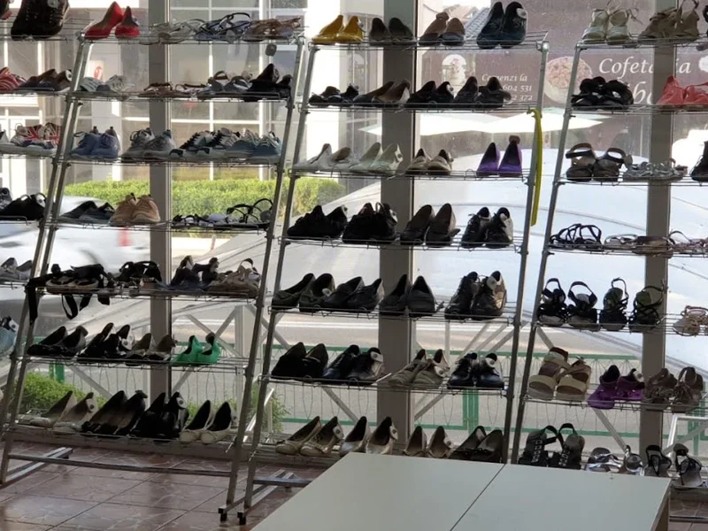 magazin haine-second-hand & outlet AVM