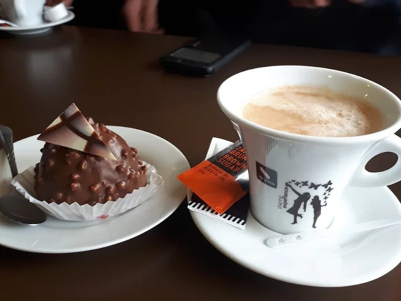 Un Băiat și o Fată Pitești